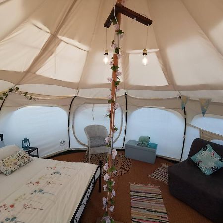 Hotel Glamping La Petite Lande Thiviers Exterior foto